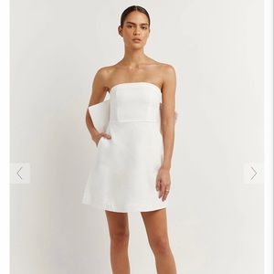 DISSH Aisle White Linen Back Bow Dress